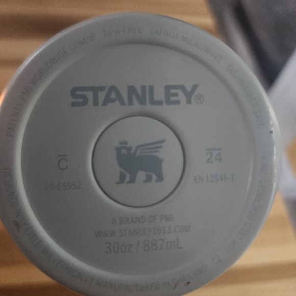 Stanley IceFlow 30 oz Insulated Tumbler In Mist - Picture 4 of 4